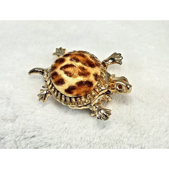 Vintage Turtle Brooch-Locket Faux Fur Shell Gold Tone Body Art Deco Style - Picture 1 of 8